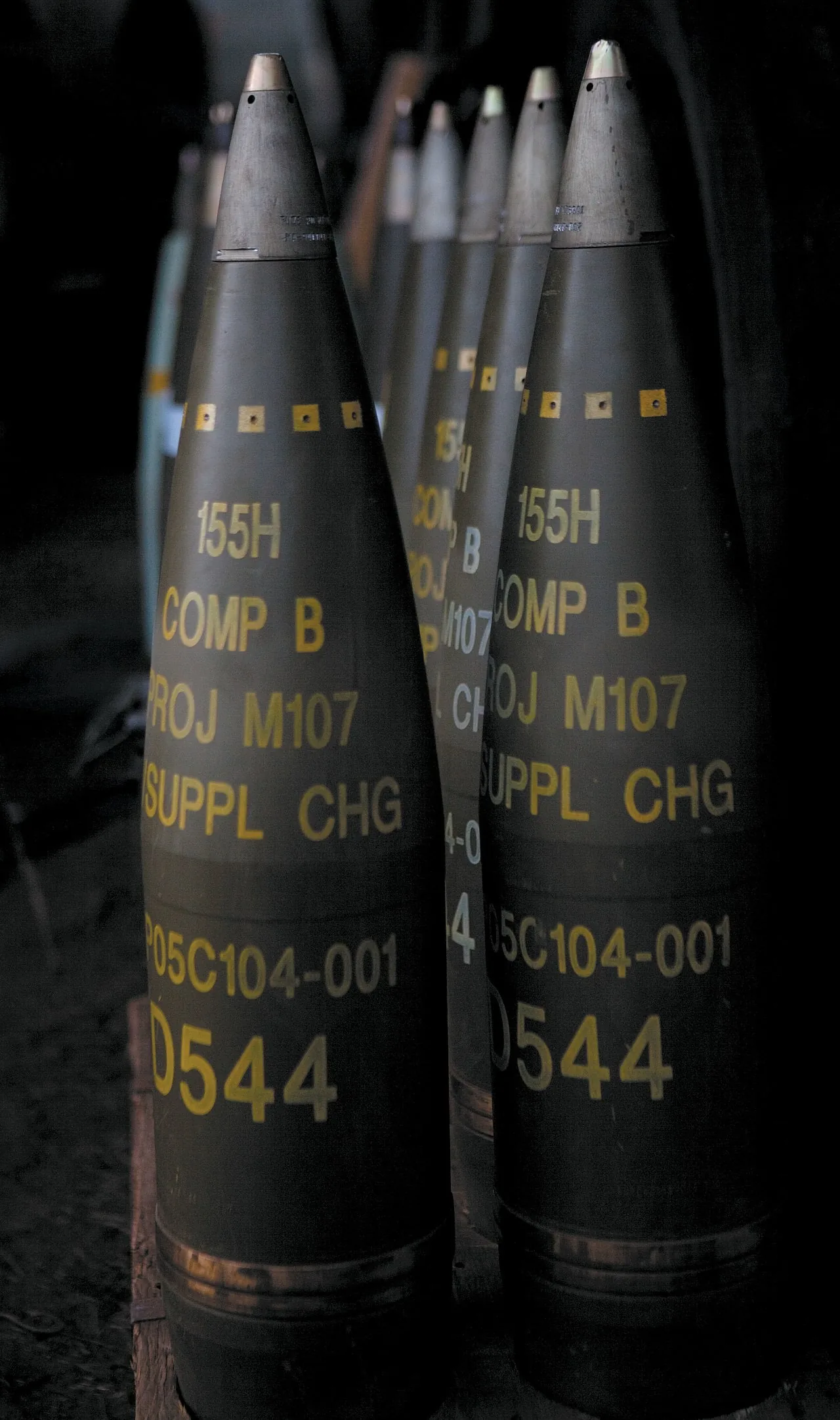 Large-caliber artillery shells